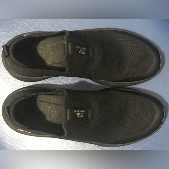 Skechers D’Lux Walker relaxed fit slip-on, women’s, black - Picture 9 of 16